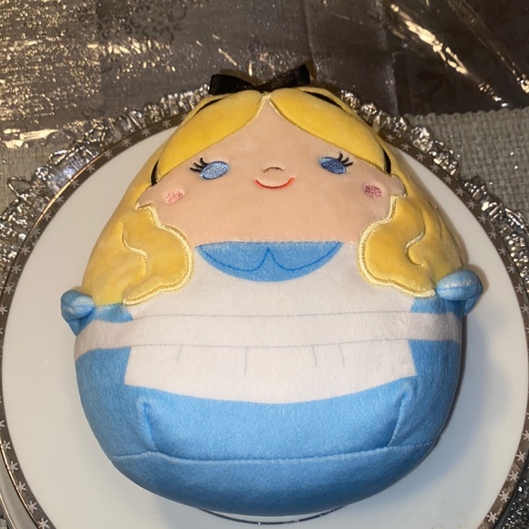 Rare-Disney Alice Squishmallow! - Picture 3 of 6